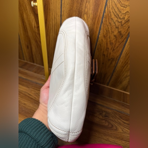 Coach Soho White and Tan Leather Shoulder Bag - Picture 5 of 12